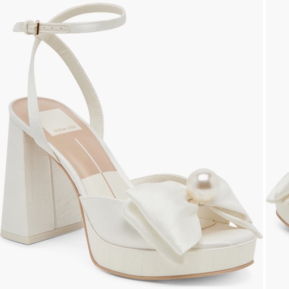 Dolce Vita Shoes - Dolce Vita Ivory Bow Heels

No box, never worn